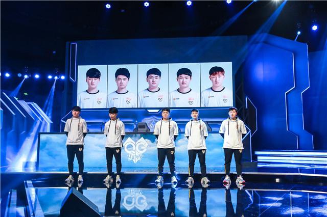 试图通过人 试图通过人